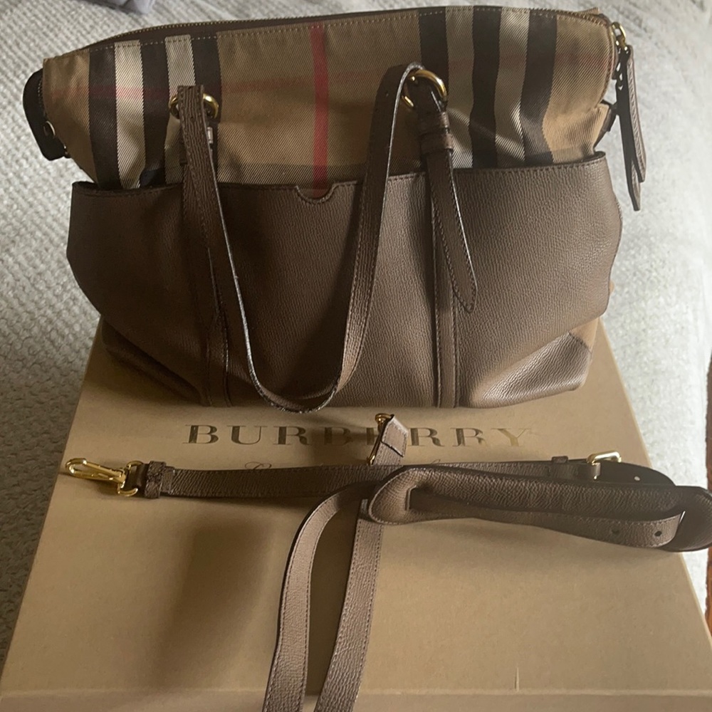 💯 Authentic Burberry baby bag